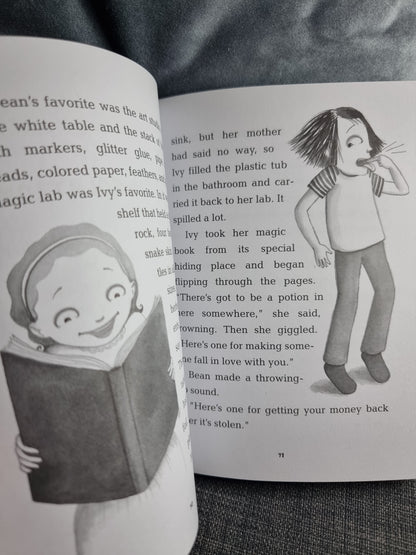 Ivy and Bean - The Ghost That Had To Go!