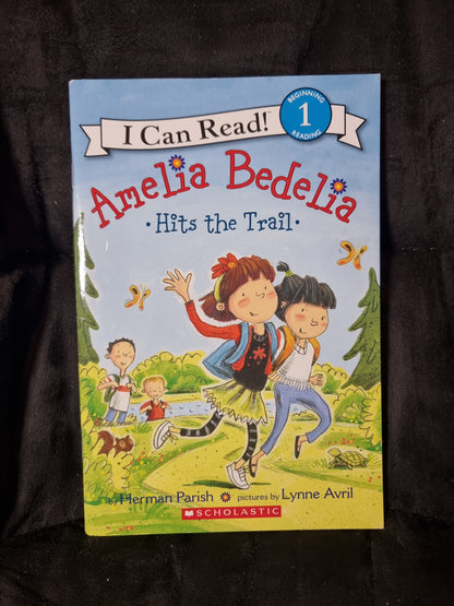 Amelia Bedelia Hits the Trail
