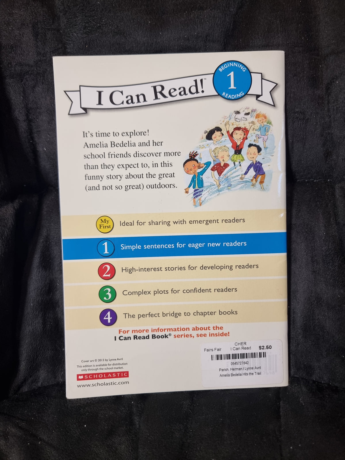 Amelia Bedelia Hits the Trail