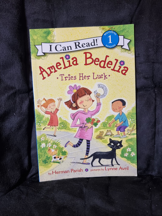Amelia Bedelia Tries Her Luck