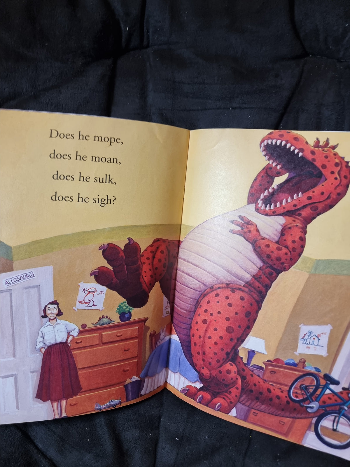 How Do Dinosaurs Say Goodnight?